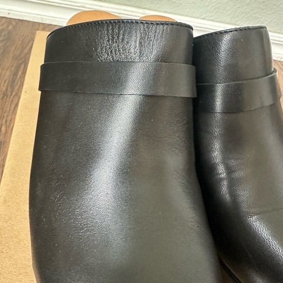 Andre Assous | Sofia Studded Clogs - Picture 9 of 9